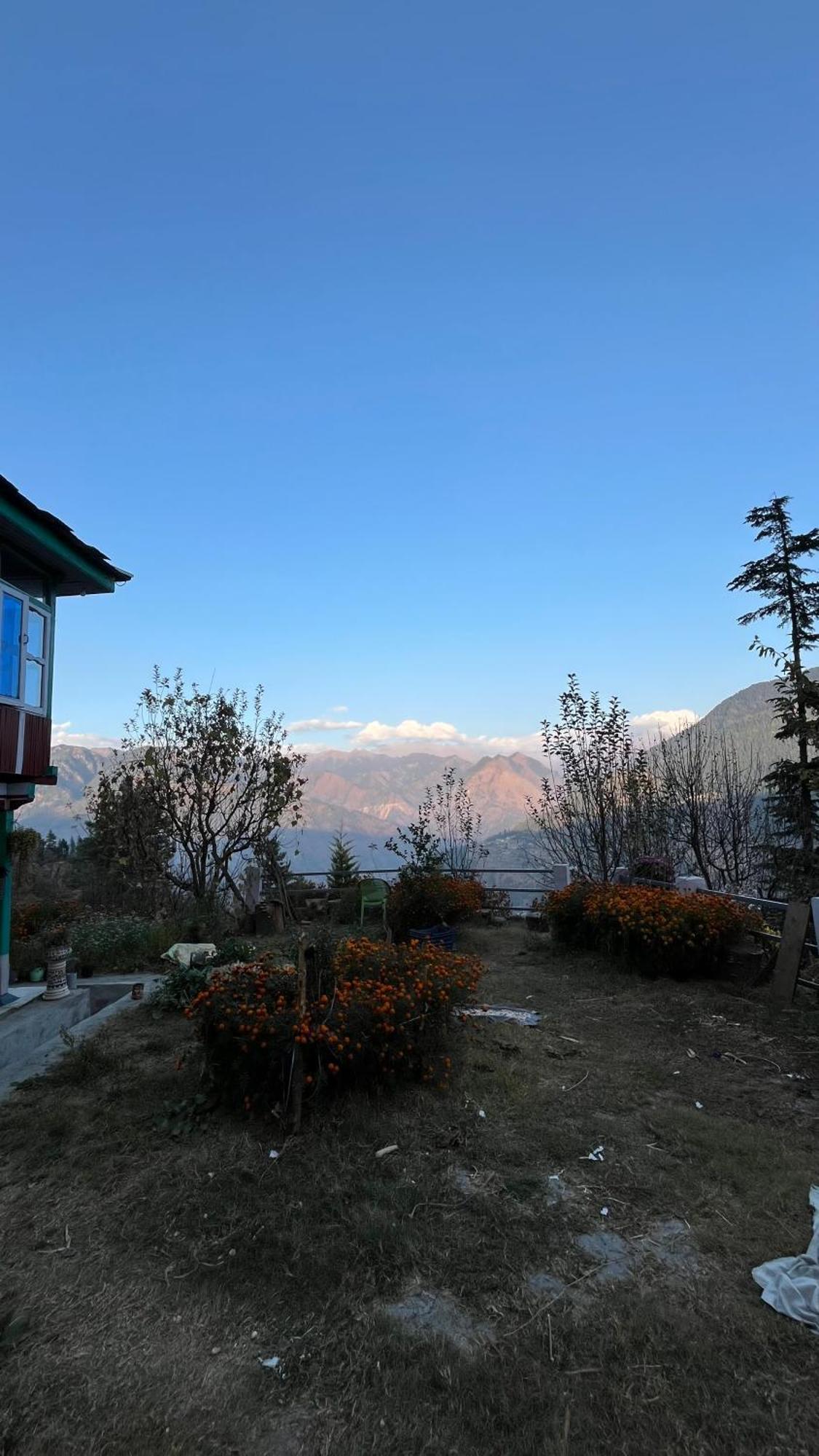 Mountain Eyrie Hotel Banjār Exterior photo