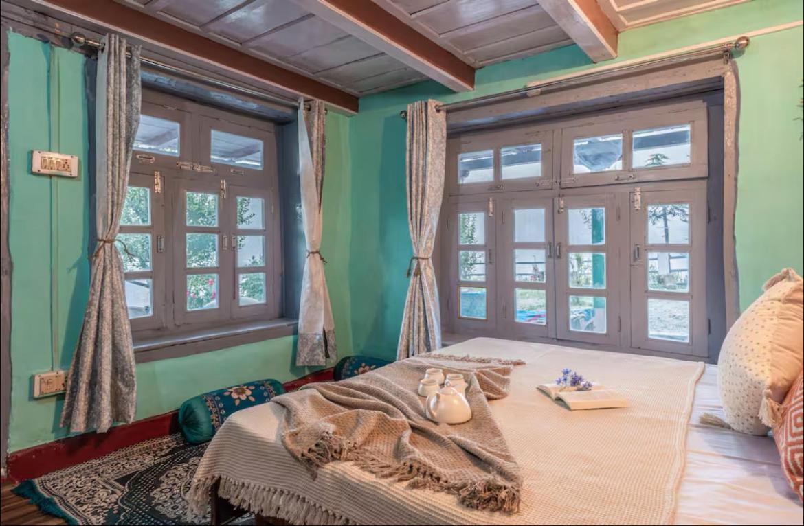 Mountain Eyrie Hotel Banjār Exterior photo